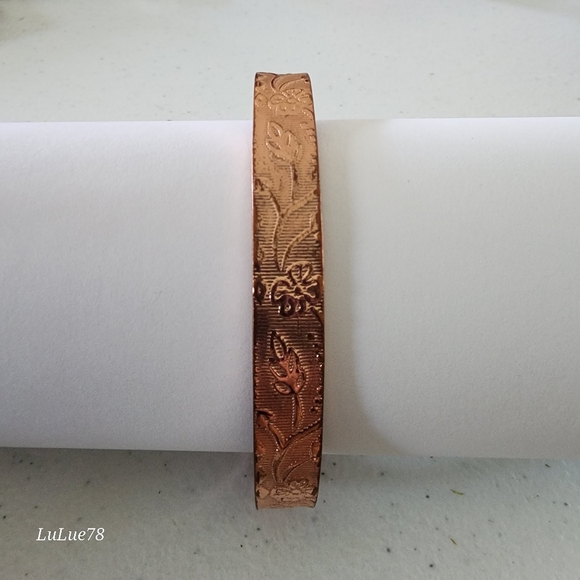 Coppertone Floral Magnet Bracelet - Picture 2 of 13